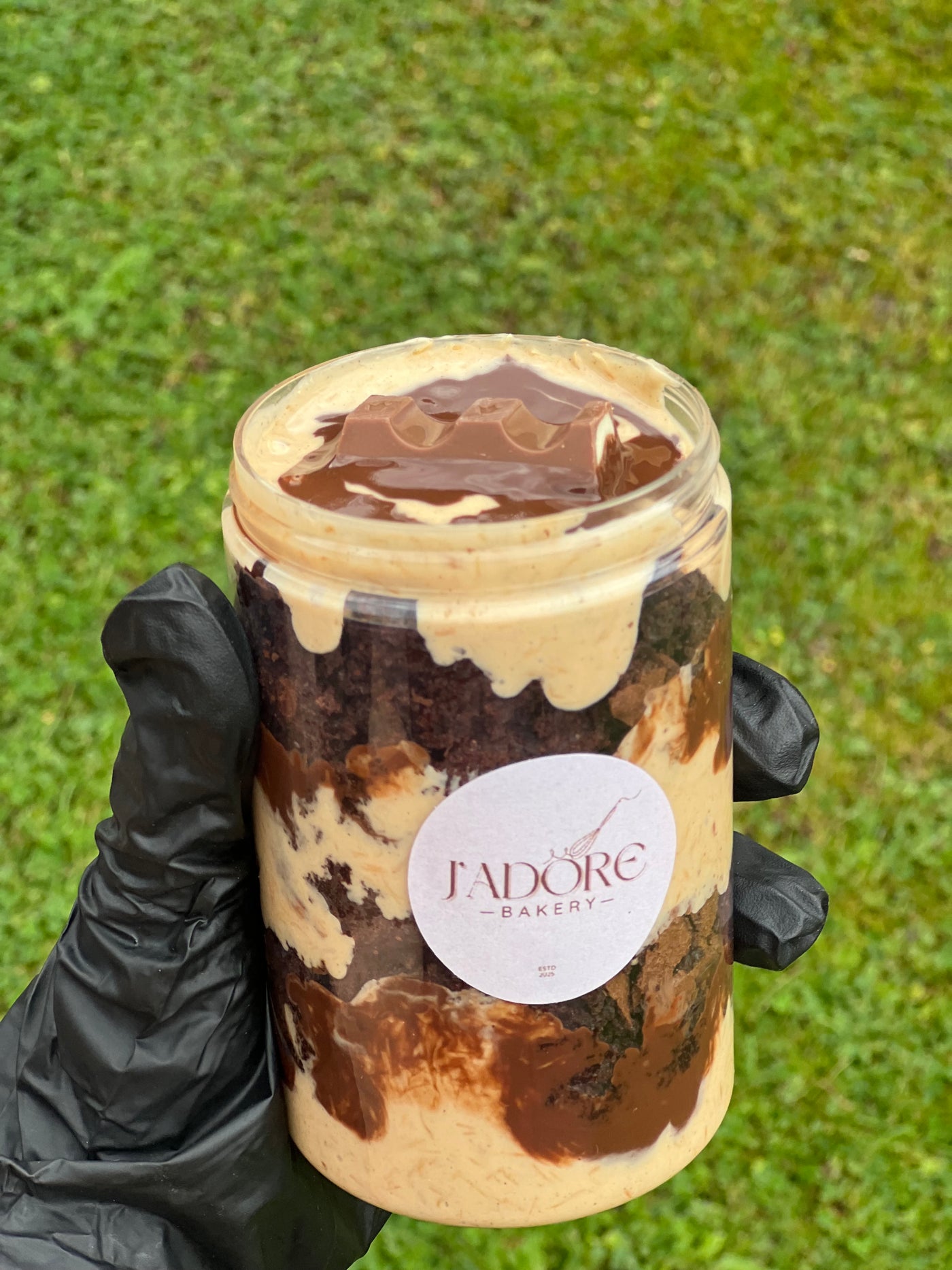 KINDER Kunafa Brownie jar
