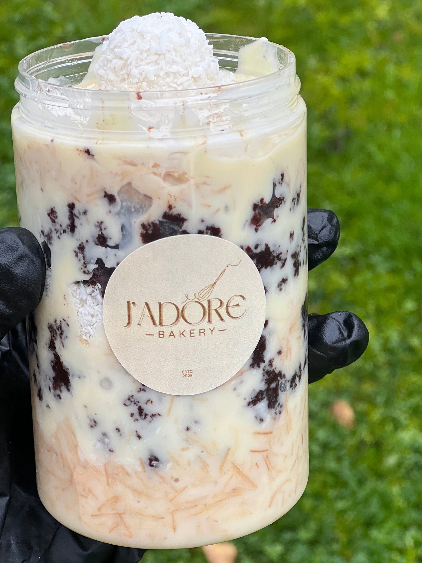 Snowball Brownie Kunafa Jar