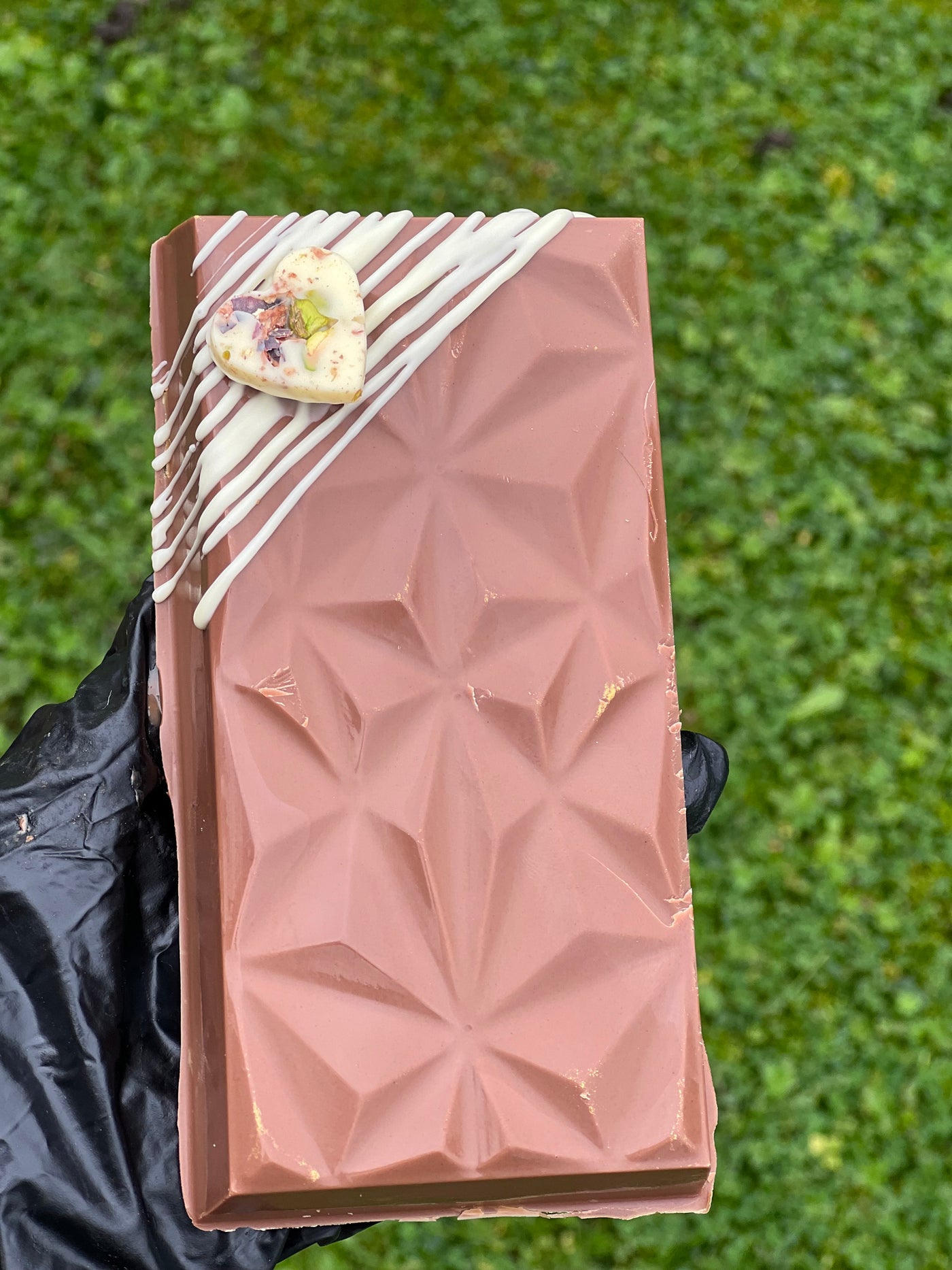 Viral Pistachio Kunafa Chocolate Bar