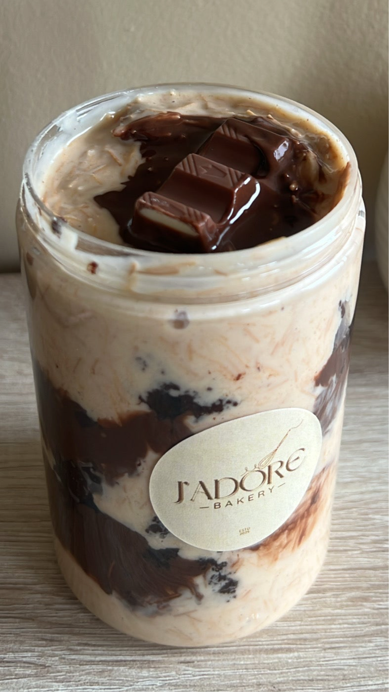 KINDER Kunafa Brownie jar